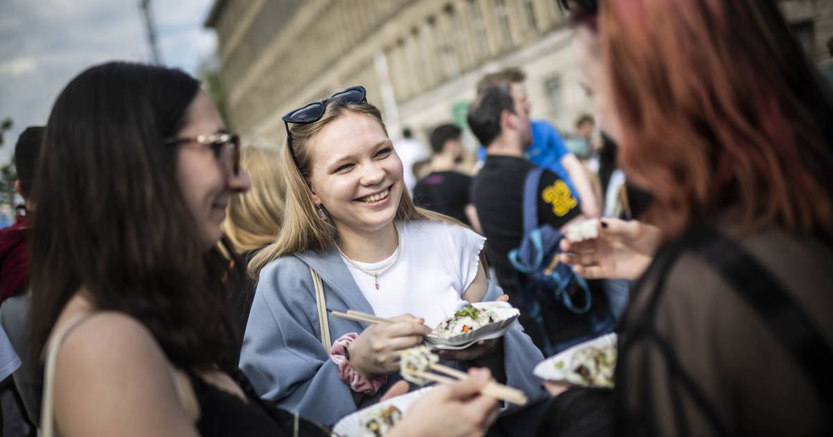 Düsseldorf: Essen beim Japan-Tag 2025