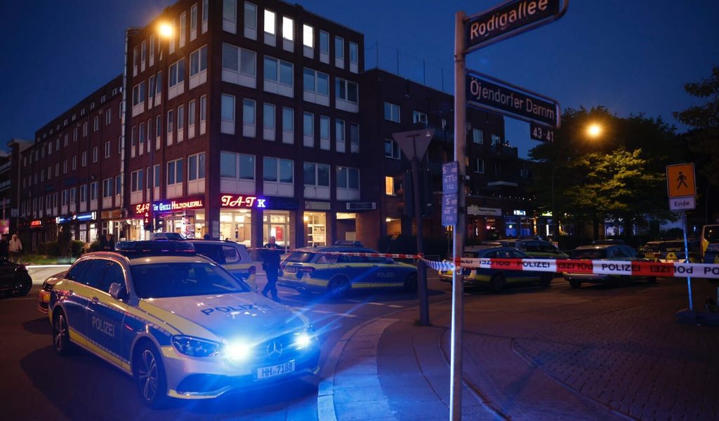 Großeinsatz am Öjendorfer Damm: Mann erleidet lebensgefährliche Schussverletzung