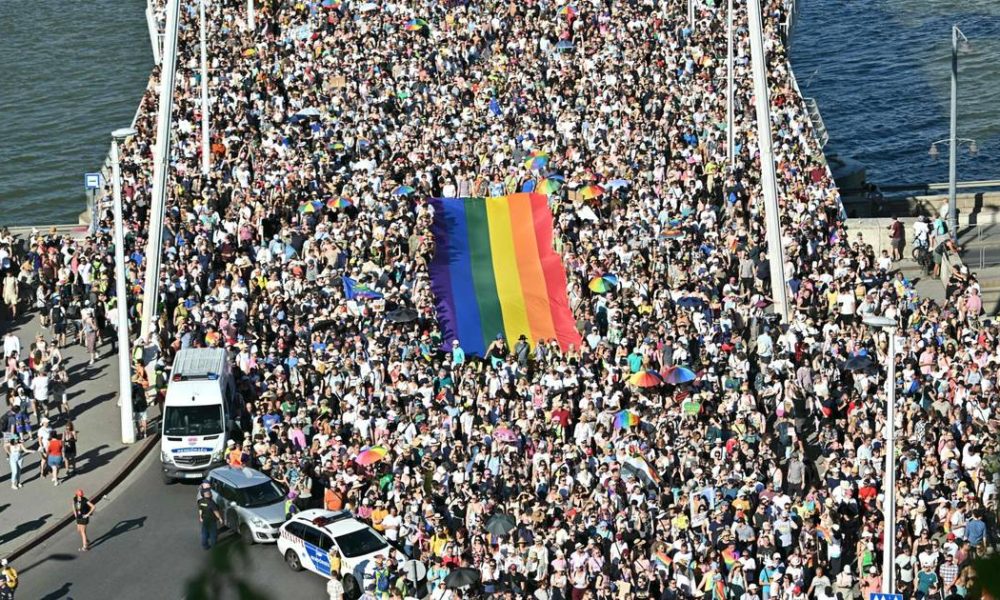 200.000 scheren sich nicht um Orbans Verbot