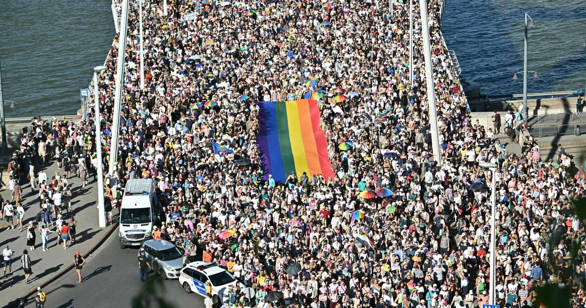 200.000 scheren sich nicht um Orbans Verbot