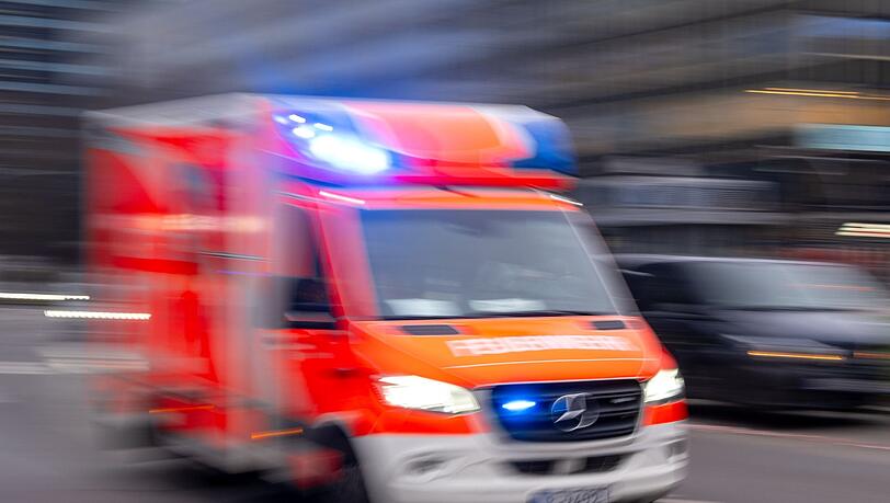 Gestürzter Senior macht mit SOS-Zeichen auf sich aufmerksam