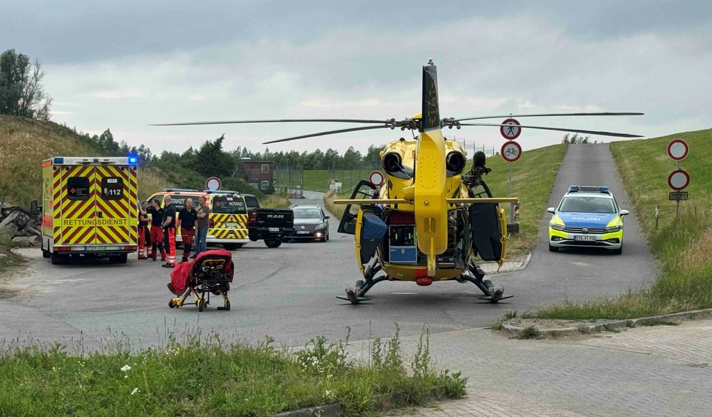 Jugendlicher erleidet Unfall beim Grillen: Rettungshubschrauber landet vor Gefängnis