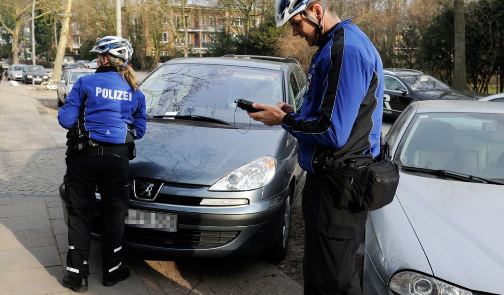 Verkehrskontrollen: Mehr als 1000 Falschparker