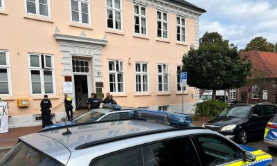 Aktivisten protestieren vor Büro von Außenminister Wadephul