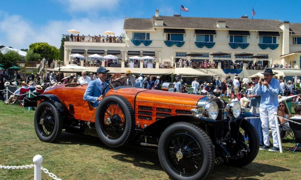 Rennwagen mit Holz-Karosserie gewinnt größte Oldtimer-Show