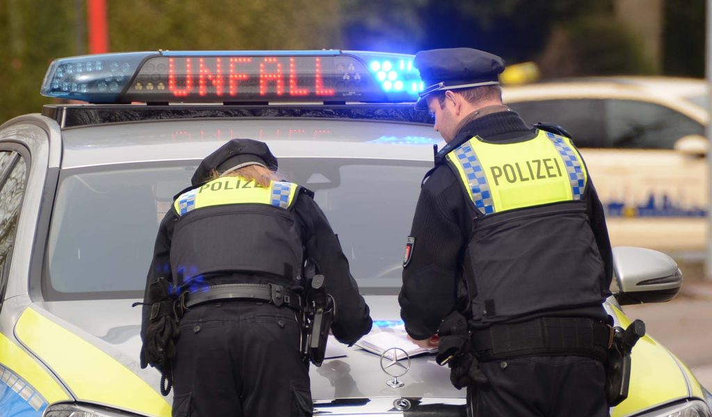 Unfall auf Bundesstraße 4 bei Uelzen: Beifahrerin stirbt