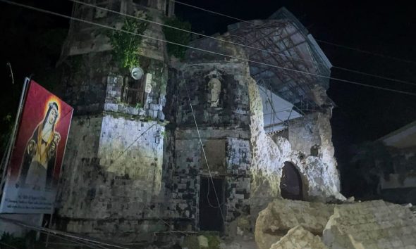 Erdbeben der Stärke 6,9 – Dutzende Tote