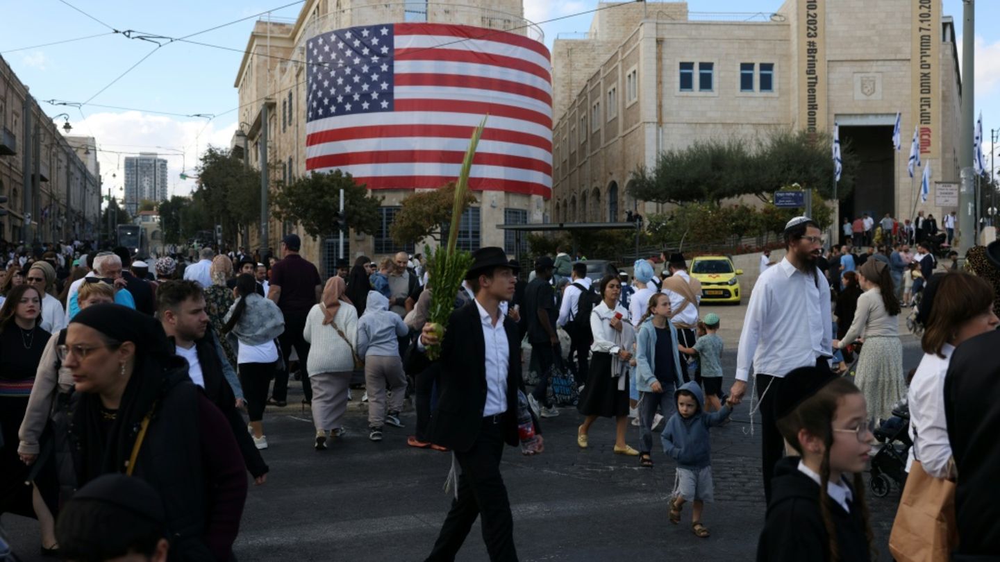 US-Flagge an Haus in Jerusalem