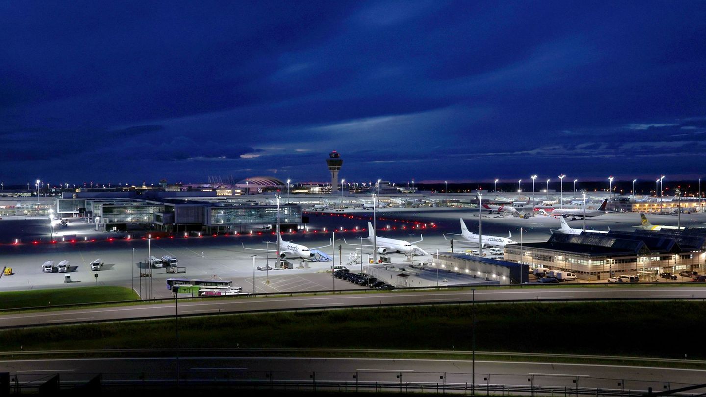 Drohnen haben den Flugverkehr am Münchener Flughafen gestört. Foto: Karl-Josef Hildenbrand/dpa