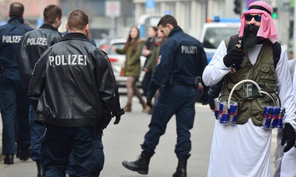 Polizei Köln gegen „gewaltverherrlichende Kostüme“ am 11.11.