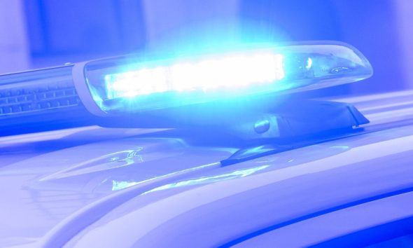 Zeugen sollen sich bei der Polizei melden. (Symbolbild) Foto: Julian Stratenschulte/dpa